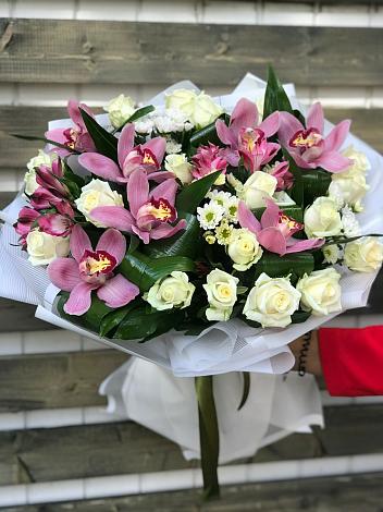 Букет цветов из: Розы и Хризантемы в Мирном Республика Крым