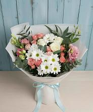 Букет цветов из:  Розы, Лизиантусы и Хризантемы в Мирном Республика Крым