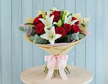 Букет цветов из:  Лилии и Розы в Мирном Республика Крым