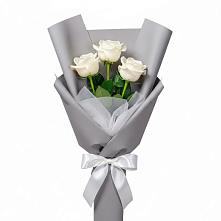 Букет 3 белые розы в Мирном Республика Крым